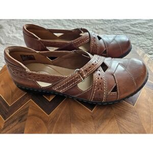 Clarks Collection Women's Leather Slip-on Shoes Ashland Spin Loafers Tan, Size 8